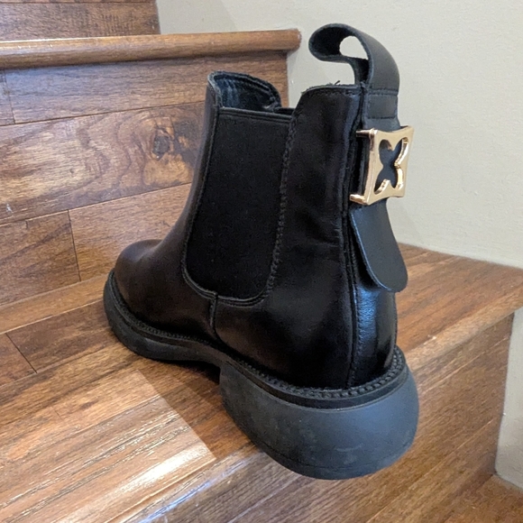 Black Spade Chelsea Boots With Gold Hardware Sz 6.5 /235 Vegan Leather - Picture 7 of 14